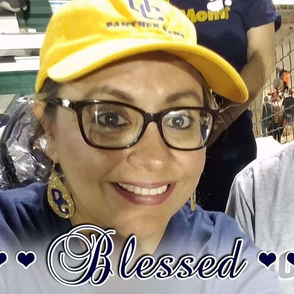 Meet your Posher, Stefani - Picture 1 of 1